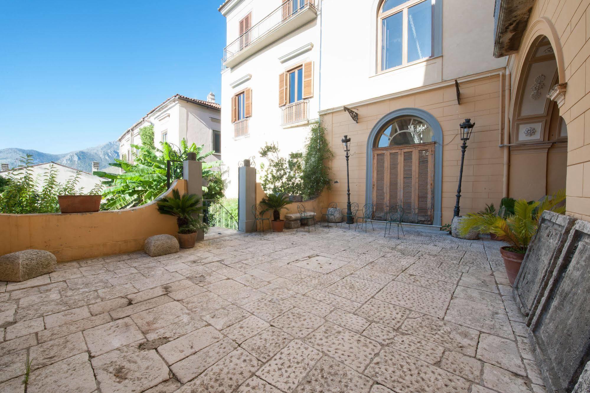 ヴェナフロ Dimora Del Prete Di Belmonte Bed & Breakfast エクステリア 写真